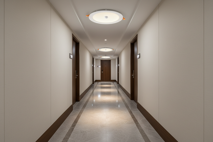 Downlight LED en pasillo