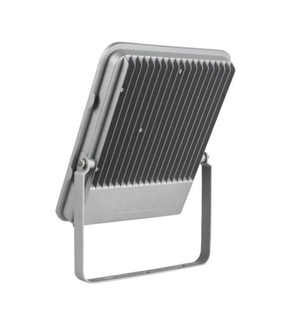 Foco Proyector LED SMD de 100w PRO con chipled OSRAM lo hacen idóneo para iluminar de manera eficaz y durable. Se trata de un producto con una clase energética A++