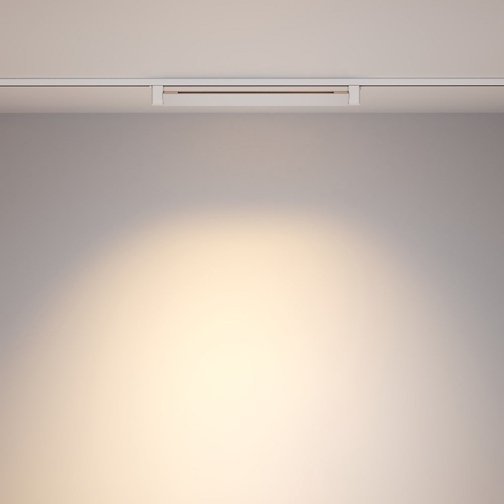 Este es uno de los focos más flexibles a la hora de decorar tu comercio, debido a su diseño nos permite facílmente orientarlo hacia la zona deseada. La luminaria LED esta  fabricado en aluminio. Ligera y muy versátil, con lo que conseguirás unos resultados increíbles en la decoración.
La luminaria esta fabricada en aluminio de alta calidad con pintura al horno y con la cubierta de PC (Policarbonato).
El ángulo  de 100º es perfecto para cubrir bien grandes areas sin provocar sombras.
