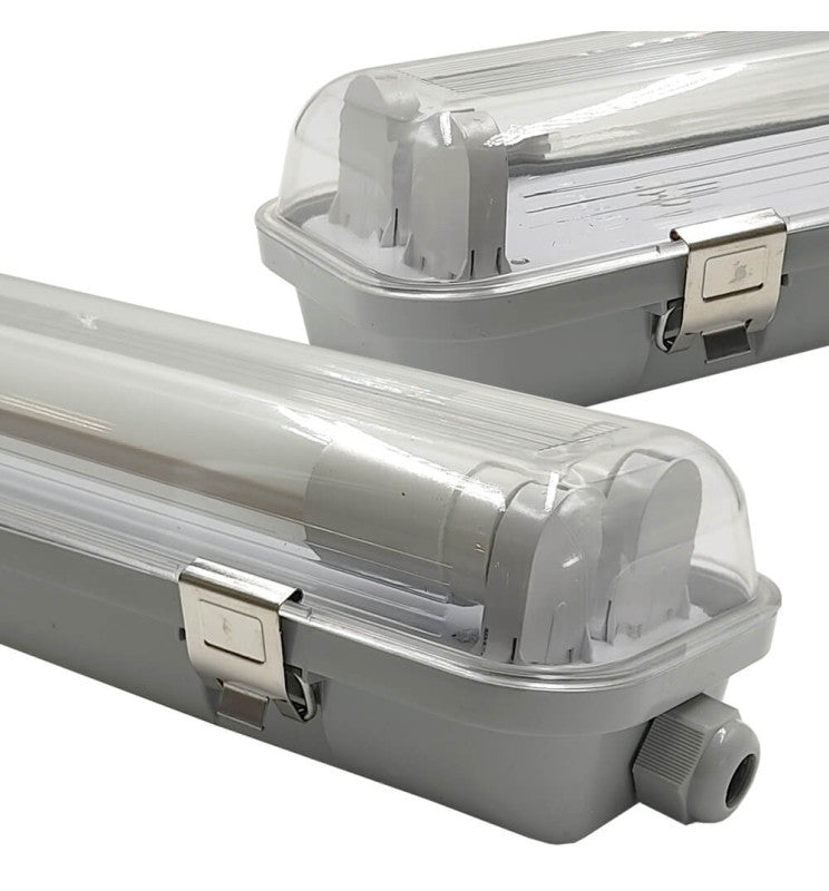 Pantalla para tubos led con grado de estanqueidad IP65.  Cableada con casquillo G13 y conexión a un extremo. La pantalla estanca está fabricada en ABS y policarbonato. Incluye todos los accesorios necesarios para su instalación.
