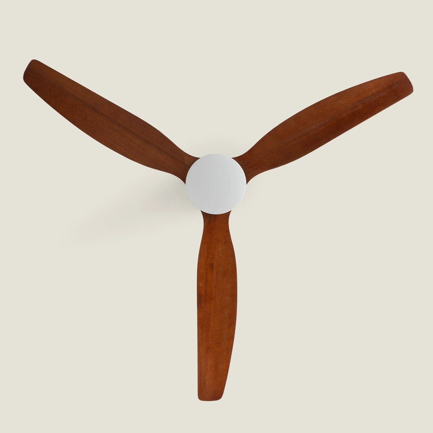 Ventilador sostre amb llum fusta fosca